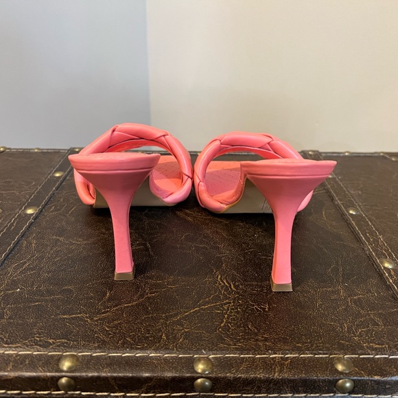 Vince Camuto Coral Mule Heel Sandal Size 6.5 - Picture 3 of 4